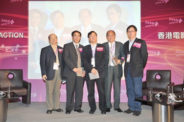 Group photo of speakers and moderator