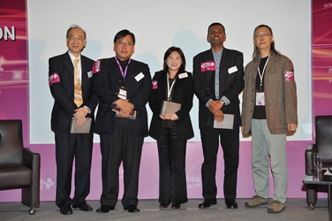 Group photo of speakers and moderator