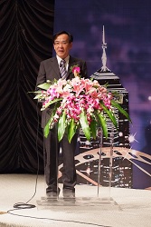 Mr. Ren Zhong-lun, Chairman and President of the Shanghai Film Group Corporation, gives a speech at the Opening Ceremony