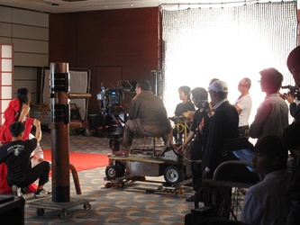 工作坊参加者研习立体短片的制作