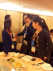 Hong Kong New Action Producer Weldon Fung (centre) meets with the representatives of a Mainland cinema circuit