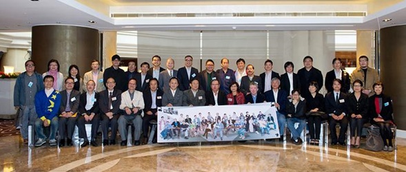 Mr. Peter Lam, Vice Chairman of FDC (centre), Mr. Wellington Fung, Assistant Head of CHK (left of the 2nd row), Hong Kong New Action Producers and representatives of Hong Kong multi-media industry
