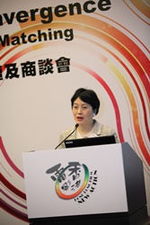 Mrs. Agnes Mak, Executive Director of Hong Kong Productivity Council, delivers a speech at the Opening Ceremony