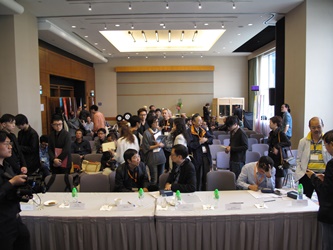 Workshop participants exchange views with jury members after the Mock Project Pitching Session