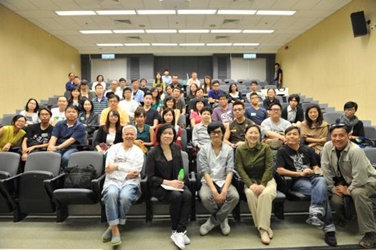 A group photo of seminar participants with moderators and speakers