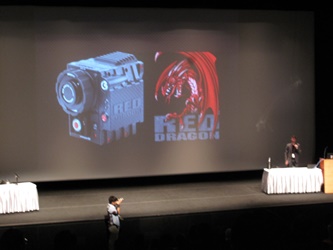 A speaker of ‘4K Movie Technologies Showcase’ introduces some state-of-the-art equipment and techniques for 4K film production to the participants