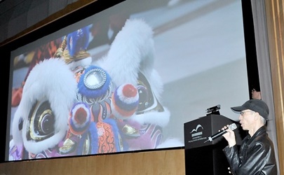 Mr. O Sing Pui, Vice Chairman of Hong Kong Society of Cinematographers, explains in the Symposium the principles of 4K filming with reference to the 4K short film on lion dance produced by the ‘Professional 4K Movie DIT and DMT Workshop’ participants