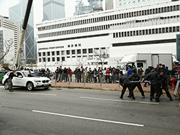 利用「威也」拍摄撞车镜头